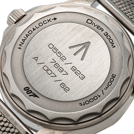 オメガ シーマスター ダイバー 300M コーアクシャル マスタークロノメーター 007エディション 210.90.42.20.01.001 ブラウン 新品 サブカット 3枚目