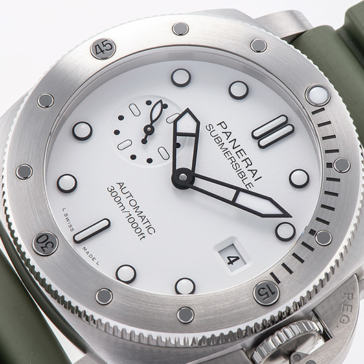 パネライ サブマーシブル クアランタ クアトロ PAM01595 ホワイト 新品 サブカット 1枚目