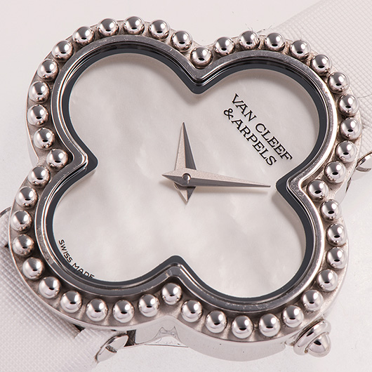 ヴァンクリーフ＆アーペル アルハンブラ スモール モデル ウォッチ VCARD21600 ホワイト 中古 サブカット 1枚目