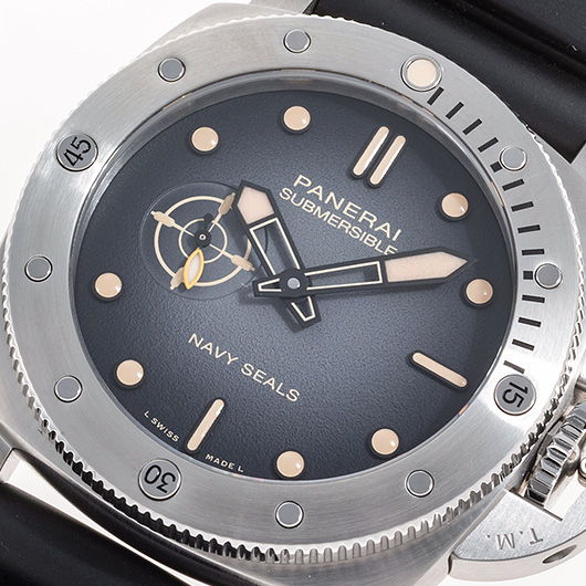 パネライ サブマーシブル クアランタ クアトロ ネイビーシールズ PAM01518 ブラックシェード 中古 サブカット 1枚目