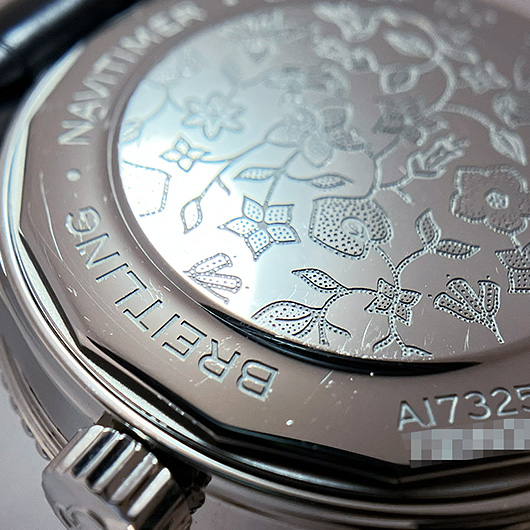 ブライトリング ナビタイマー シンガポール航空 A173252A1C1A1 ブルー 中古 サブカット 4枚目