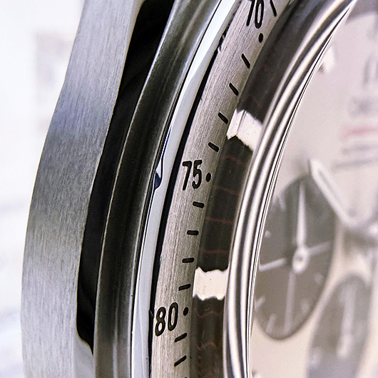 オメガ スピードマスター シューマッハ レジェンド 3559-32 アイボリー/ブラック 中古 サブカット 4枚目