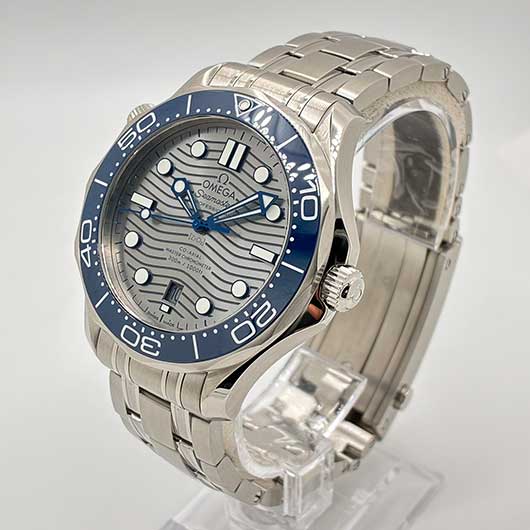 オメガ シーマスター ダイバー 300M コーアクシャル マスタークロノメーター 210.30.42.20.06.001 グレー 中古 サブカット 1枚目