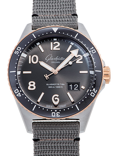 グラスヒュッテオリジナル シー Q パノラマデイト 1-36-13-04-91-34 グレー 未使用品